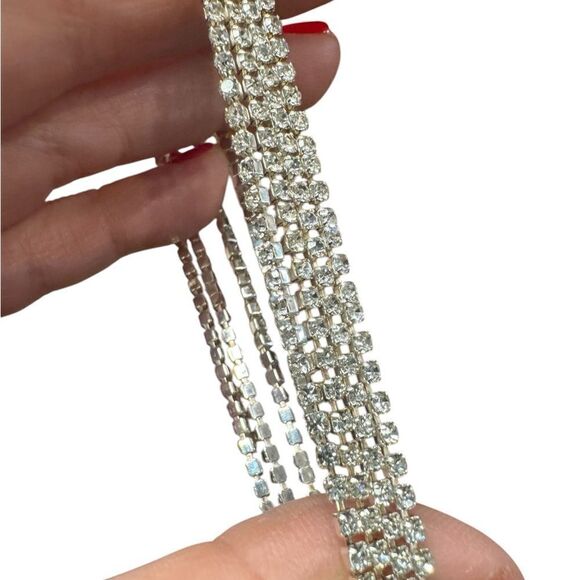 Set of 4 Silver Tone Rhinestone Stretchy Bracelets $10 Closet Minimum Purchase - Picture 4 of 5